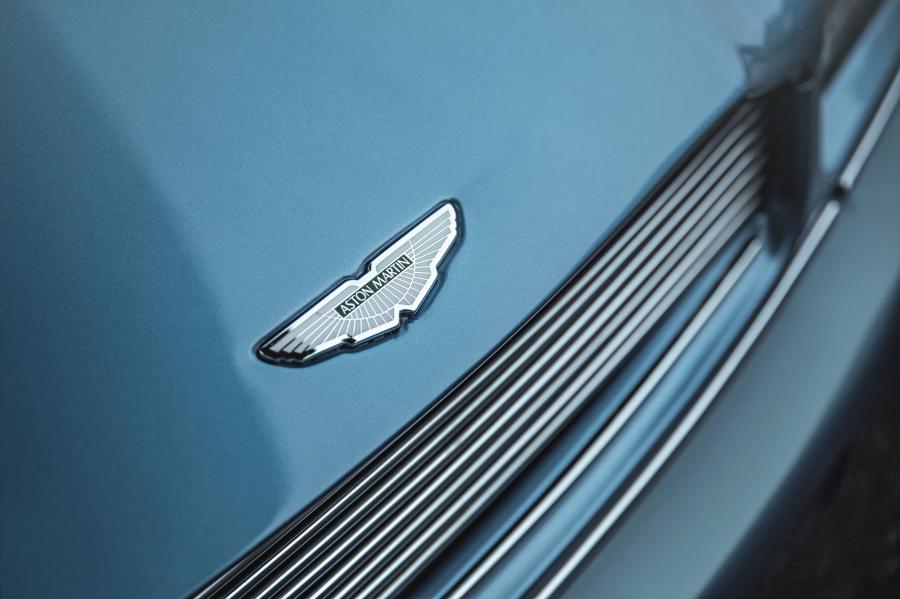 Логотип Aston Martin Virage Volante 1992 года  (NA) (фото 8 из 22)
